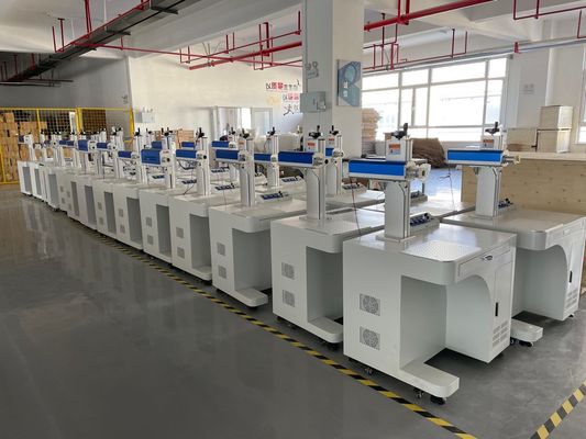 Kleine Raycus JPT CNC-Faserlasermarkierungsmaschine 20w 30w 50w 100w