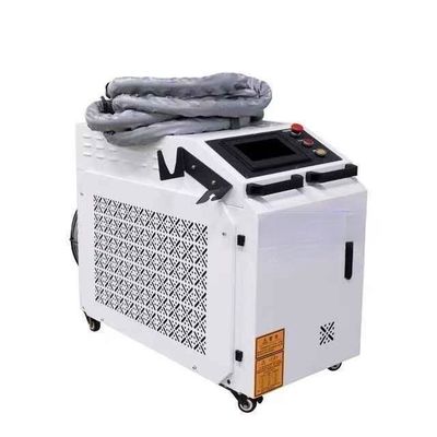 Tragbare Faserlaserreinigungsmaschine 2000 W für die Rostfarbbeschichtung Farbölstaubentfernung